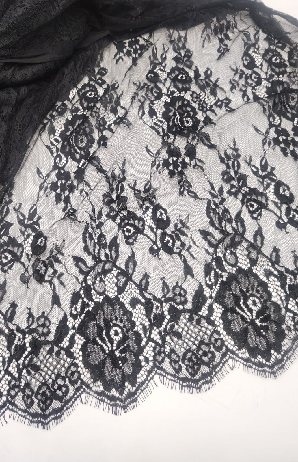 دانتيل اندنوسي كابون 56" 5058 (BAN)