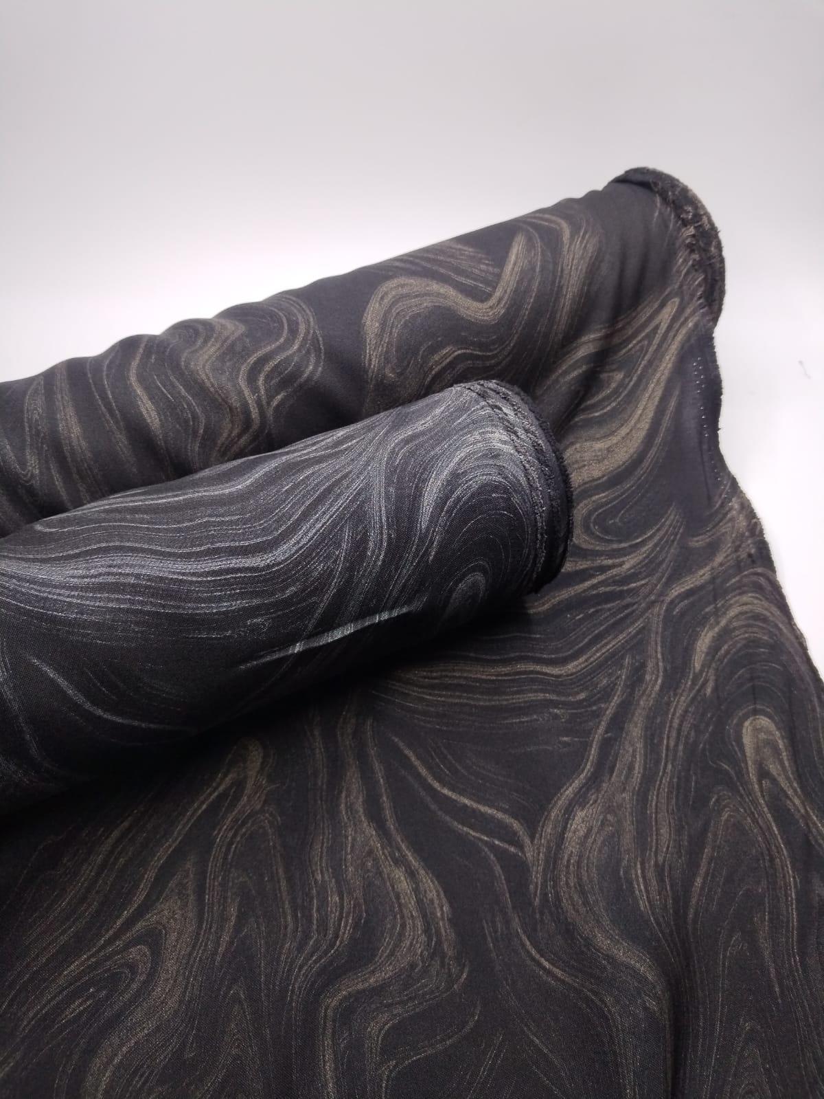 5061 كتان لمعه عرض 68 انش