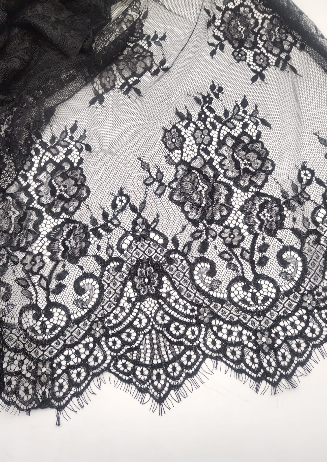 دانتيل اندنوسي كابون 56" 5058 (BAN)