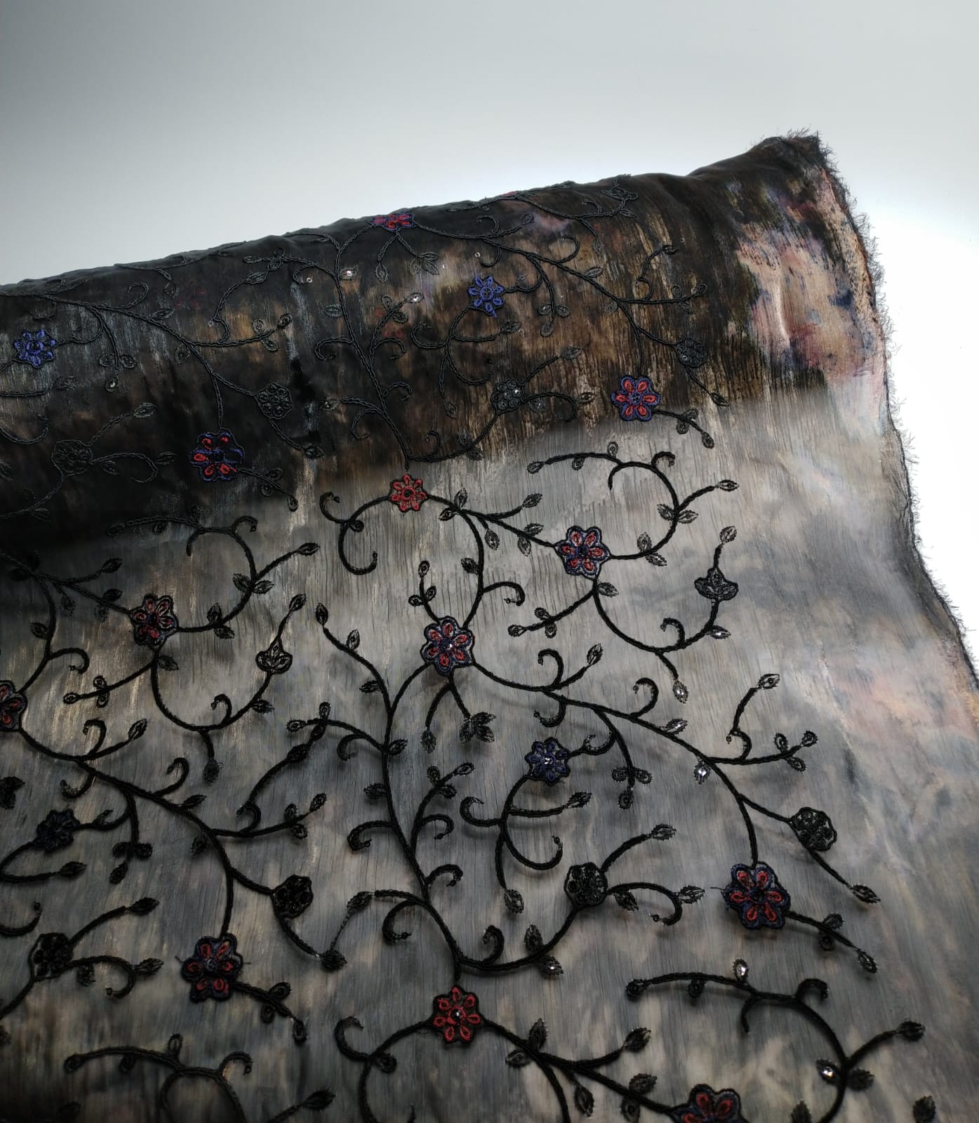 Online    جازار تطريز   58"   5138