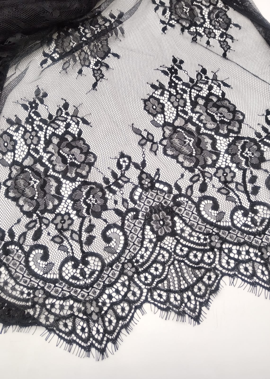 دانتيل اندنوسي كابون 56" 5058 (BAN)