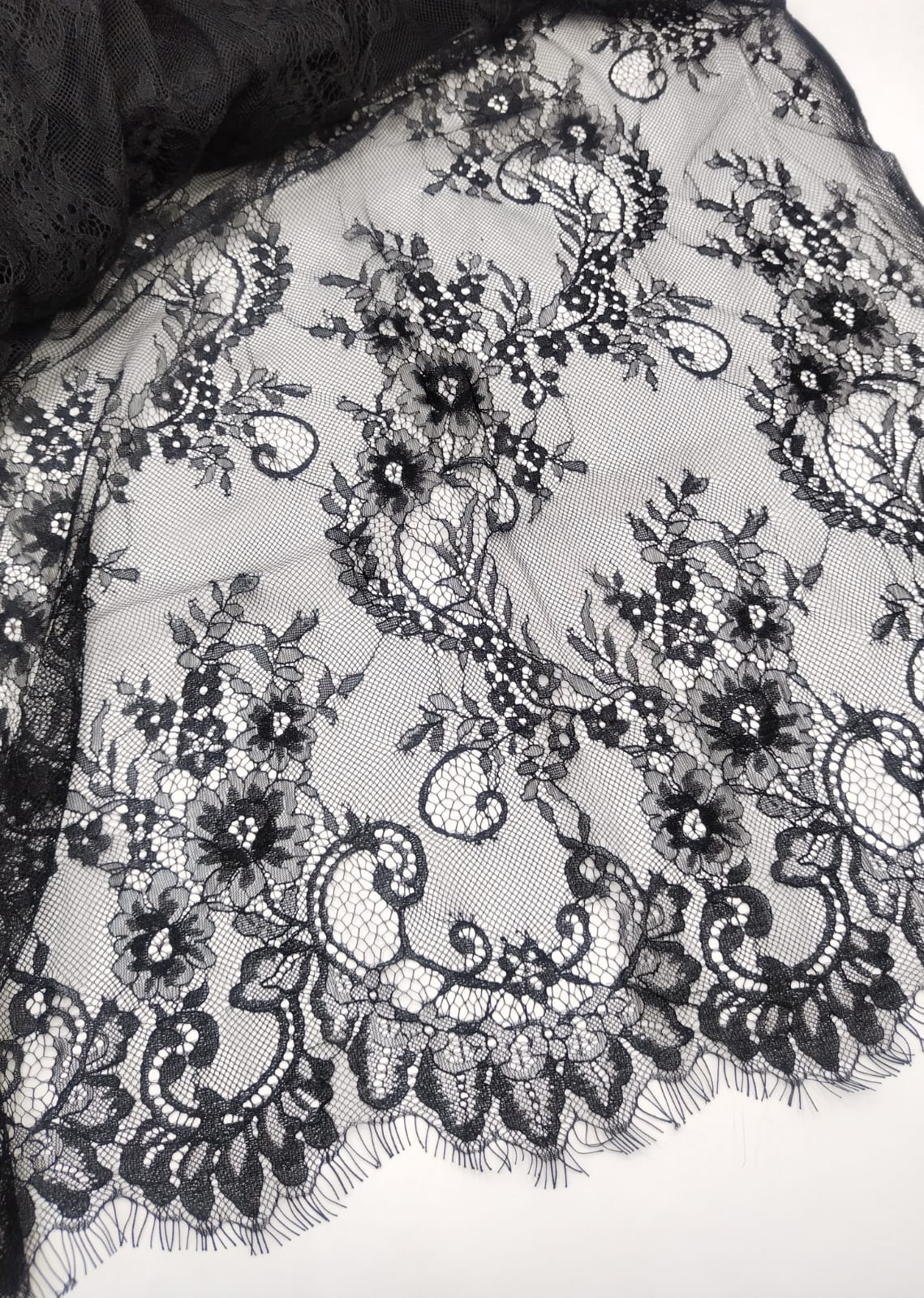 دانتيل اندنوسي كابون 56" 5058 (BAN)