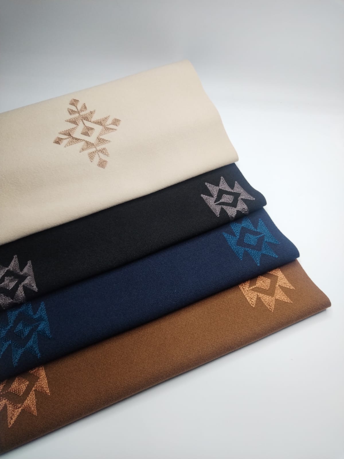 جوخ مطرز لمار 4 "58 5033