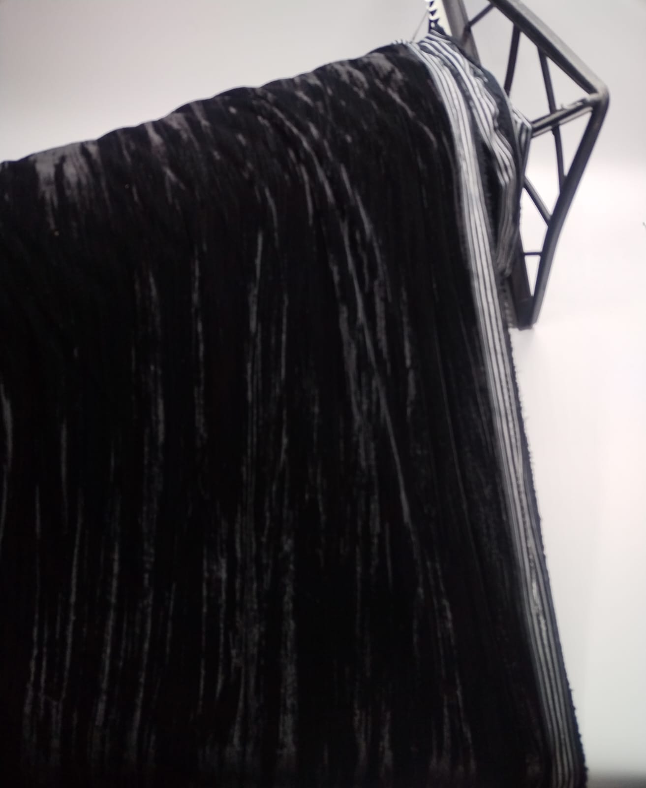 مخمل مكسر (بسنت ) "68 5044