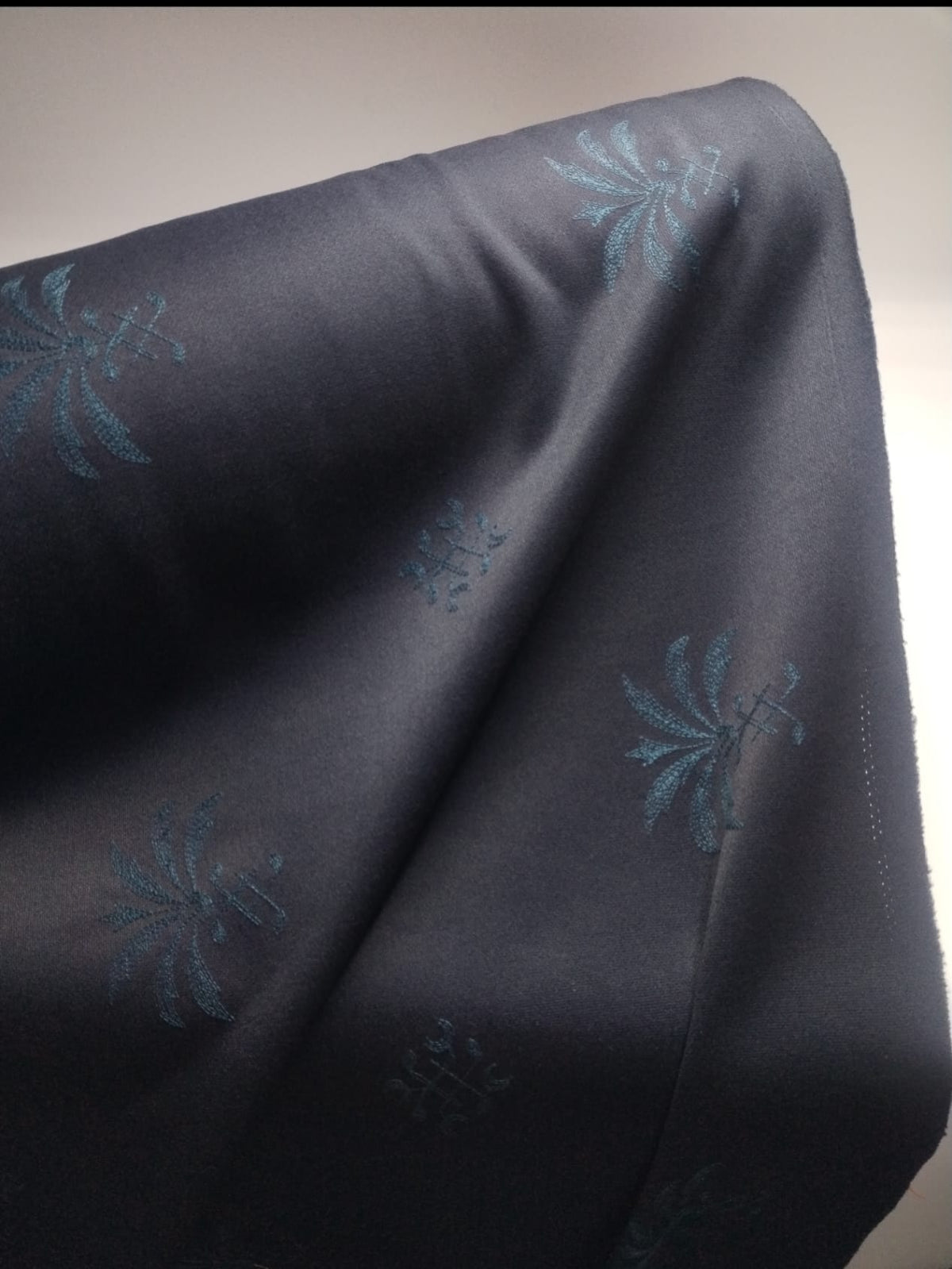 جوخ مطرز لمار 4 "58 5035