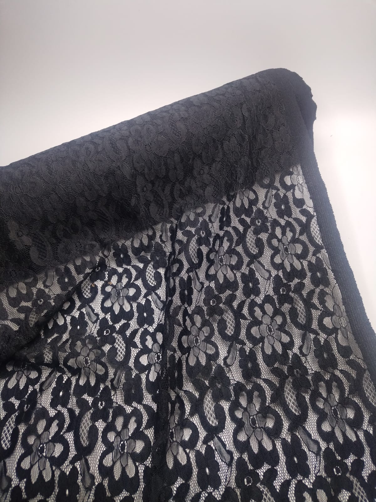 دانتيل قيطان هندي    "56 5076001  Online