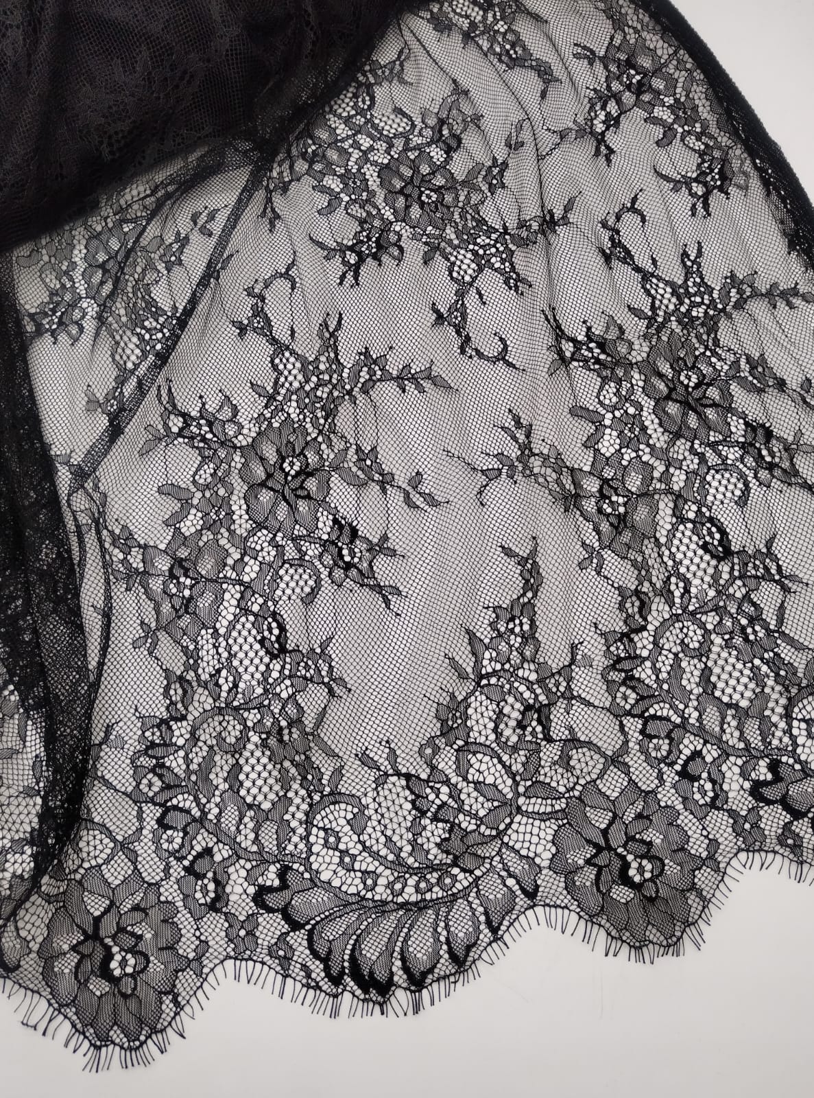 دانتيل اندنوسي كابون 56" 5058 (BAN)