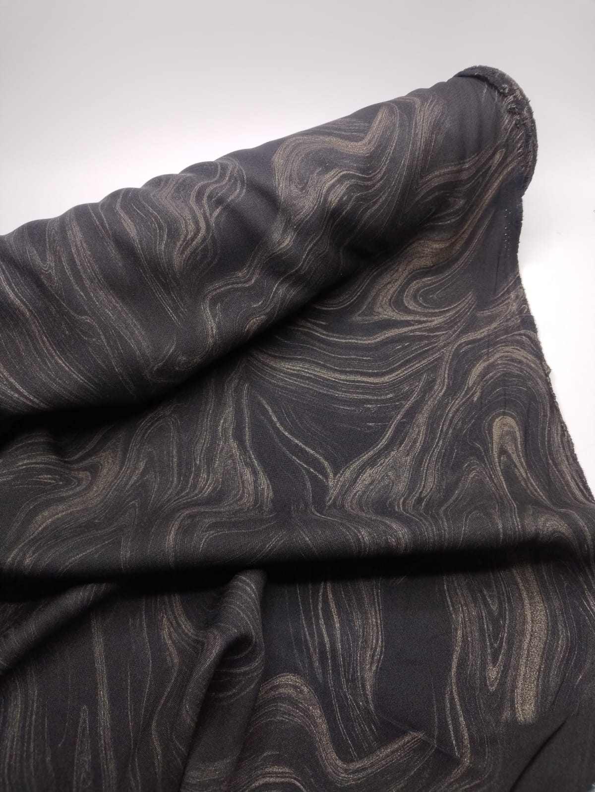 5061 رولXXX كتان لمعه عرض 68 انش