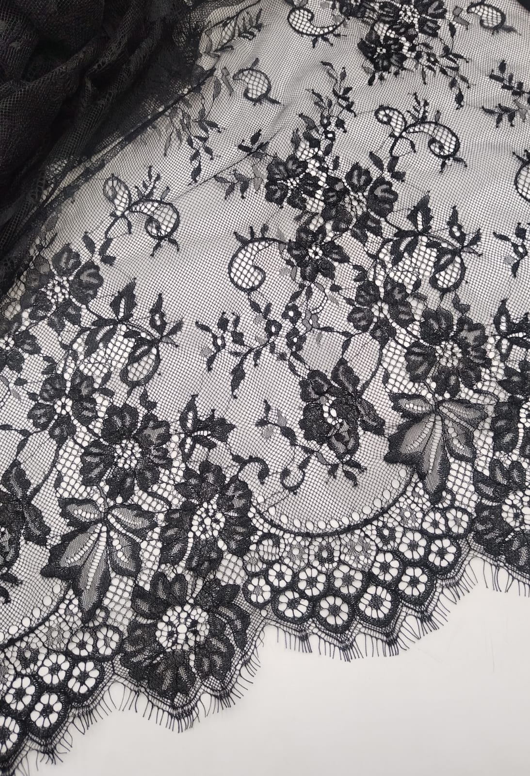 دانتيل اندنوسي كابون 56" 5058 (BAN)