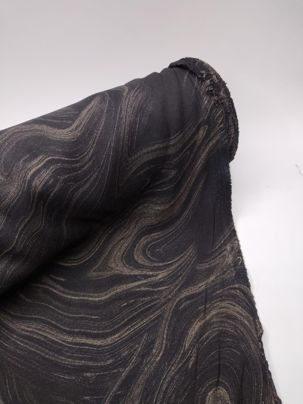 5061 كتان لمعه عرض 68 انش